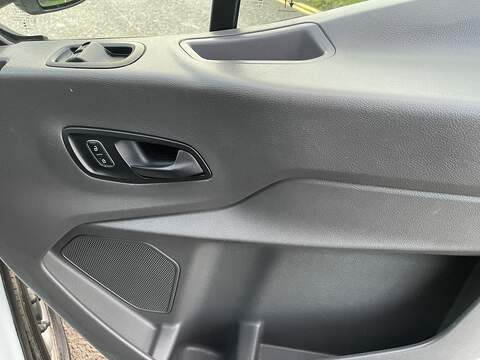 Ford Transit 2.0 350 EcoBlue Leader Luton 3dr Diesel Manual RWD L3 Euro 6 (s/s) (130 ps) - U481