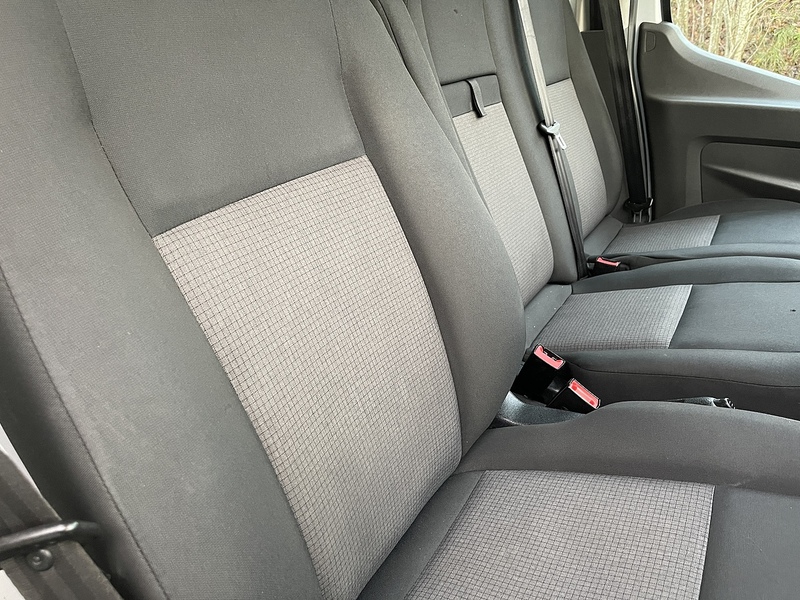 Ford Transit 2.0 350 EcoBlue Leader Luton 3dr Diesel Manual RWD L3 Euro 6 (s/s) (130 ps) - U481