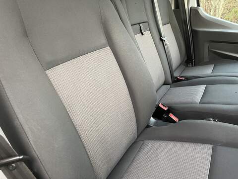 Ford Transit 2.0 350 EcoBlue Leader Luton 3dr Diesel Manual RWD L3 Euro 6 (s/s) (130 ps) - U481