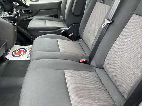 Ford Transit 2.0 350 EcoBlue Leader Dropside 2dr Diesel Manual RWD L4 Euro 6 (s/s) (130 ps) - U483