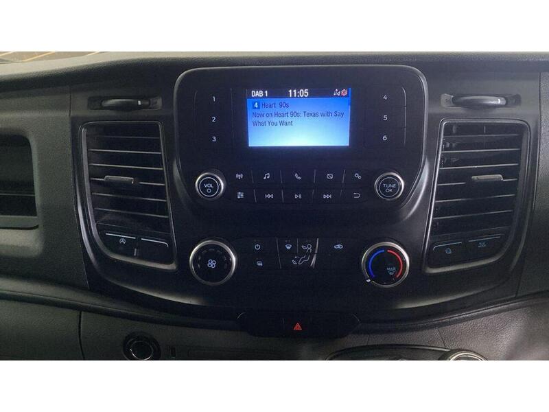 Ford Transit 2.0 350 EcoBlue Leader Luton 3dr Diesel Manual RWD L4 Euro 6 (s/s) (130 ps) - U484