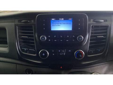 Ford Transit 2.0 350 EcoBlue Leader Luton 3dr Diesel Manual RWD L4 Euro 6 (s/s) (130 ps) - U484