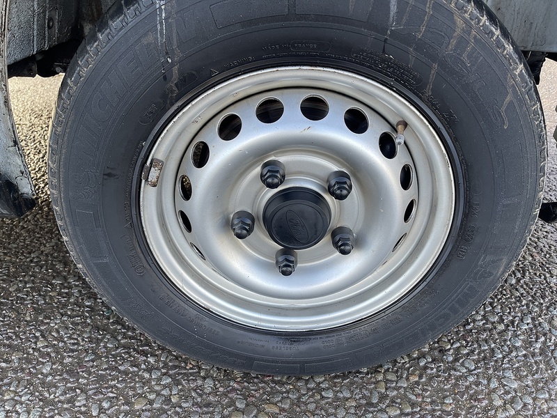 Ford Transit 2.0 350 EcoBlue Leader Luton 3dr Diesel Manual RWD L4 Euro 6 (s/s) (130 ps) - U484