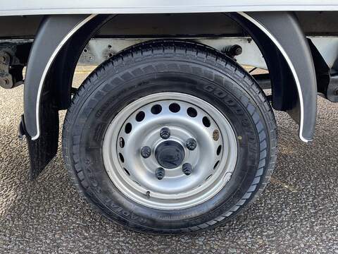 Ford Transit 2.0 350 EcoBlue Leader Luton 3dr Diesel Manual RWD L4 Euro 6 (s/s) (130 ps) - U484