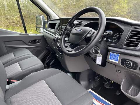 Ford Transit 2.0 350 EcoBlue Leader Luton 3dr Diesel Manual RWD L4 Euro 6 (s/s) (130 ps) - U484