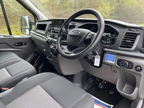 Ford Transit 2.0 350 EcoBlue Leader Luton 3dr Diesel Manual RWD L4 Euro 6 (s/s) (130 ps) - U484