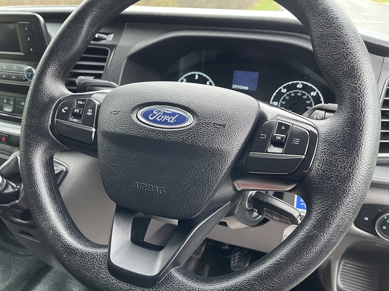 Ford Transit 2.0 350 EcoBlue Leader Luton 3dr Diesel Manual RWD L4 Euro 6 (s/s) (130 ps) - U484