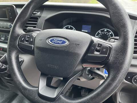 Ford Transit 2.0 350 EcoBlue Leader Luton 3dr Diesel Manual RWD L4 Euro 6 (s/s) (130 ps) - U484