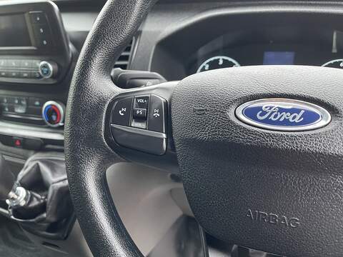 Ford Transit 2.0 350 EcoBlue Leader Luton 3dr Diesel Manual RWD L4 Euro 6 (s/s) (130 ps) - U484