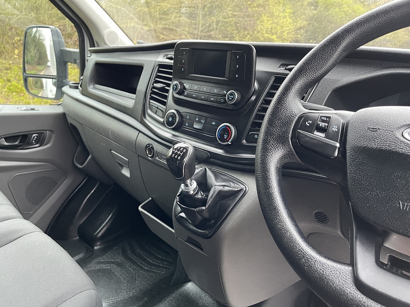 Ford Transit 2.0 350 EcoBlue Leader Luton 3dr Diesel Manual RWD L4 Euro 6 (s/s) (130 ps) - U484