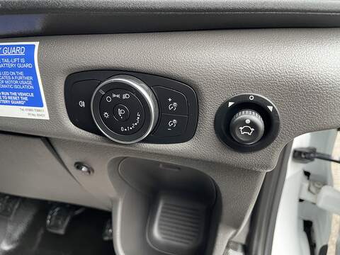 Ford Transit 2.0 350 EcoBlue Leader Luton 3dr Diesel Manual RWD L4 Euro 6 (s/s) (130 ps) - U484