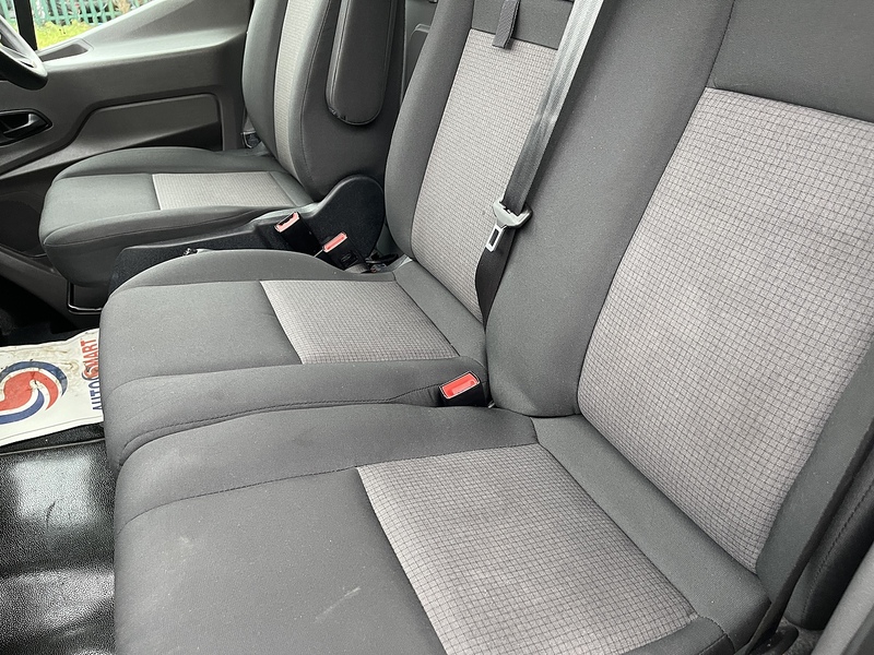 Ford Transit 2.0 350 EcoBlue Leader Luton 3dr Diesel Manual RWD L4 Euro 6 (s/s) (130 ps) - U484