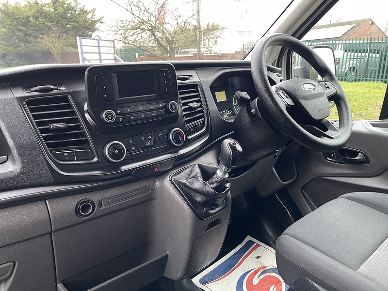 Ford Transit 2.0 350 EcoBlue Leader Luton 3dr Diesel Manual RWD L4 Euro 6 (s/s) (130 ps) - U484