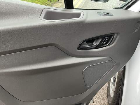 Ford Transit 2.0 350 EcoBlue Leader Luton 3dr Diesel Manual RWD L4 Euro 6 (s/s) (130 ps) - U484