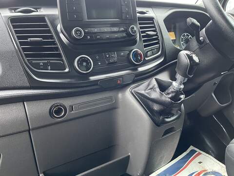 Ford Transit 2.0 350 EcoBlue Leader Luton 3dr Diesel Manual RWD L4 Euro 6 (s/s) (130 ps) - U484