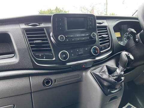 Ford Transit 2.0 350 EcoBlue Leader Luton 3dr Diesel Manual RWD L4 Euro 6 (s/s) (130 ps) - U484