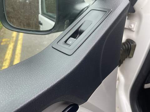 Volkswagen Transporter 2.0 TDI T30 BlueMotion Tech Startline Kombi FWD SWB Euro 6 (s/s) 5dr - U493