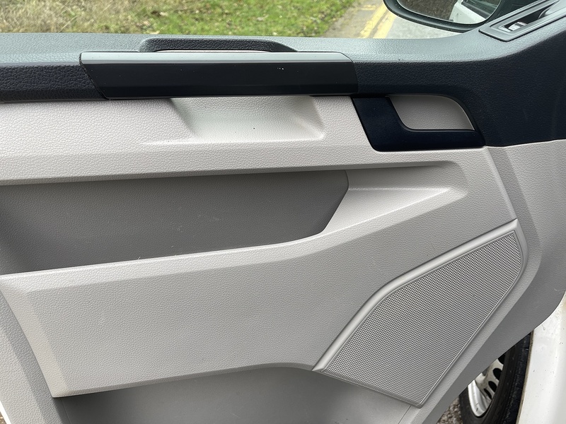 Volkswagen Transporter 2.0 TDI T30 BlueMotion Tech Startline Kombi FWD SWB Euro 6 (s/s) 5dr - U493