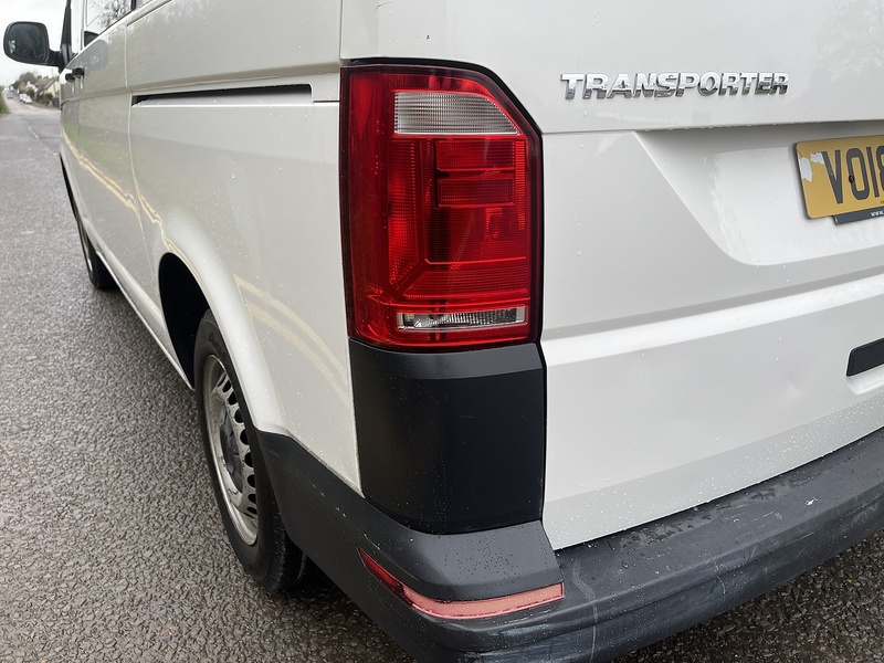 Volkswagen Transporter 2.0 TDI T30 BlueMotion Tech Startline Kombi FWD SWB Euro 6 (s/s) 5dr - U493