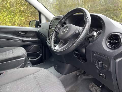 Mercedes-Benz Vito 2.0 116 CDI Premium Crew Van G-Tronic RWD L1 Euro 6 (s/s) 5dr - U496