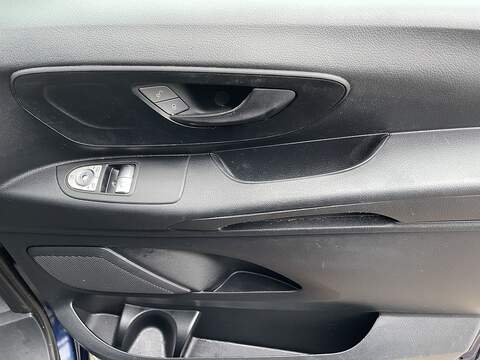 Mercedes-Benz Vito 2.0 116 CDI Premium Crew Van G-Tronic RWD L1 Euro 6 (s/s) 5dr - U496