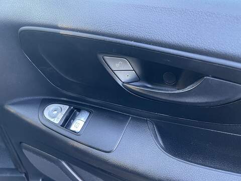 Mercedes-Benz Vito 2.1 114 CDI Premium Crew Van RWD L2 Euro 6 (s/s) 5dr (LWB) - U498