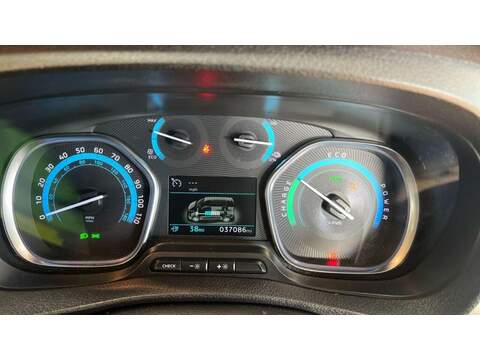 Peugeot e-Expert e 1200 75kWh Professional Standard Panel Van Auto MWB 6dr - U507