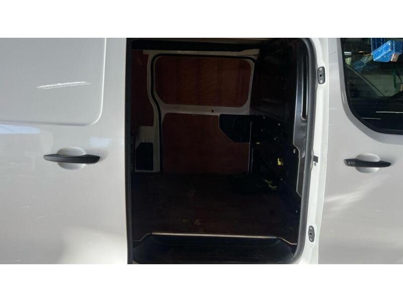 Peugeot e-Expert e 1200 75kWh Professional Standard Panel Van Auto MWB 6dr - U507