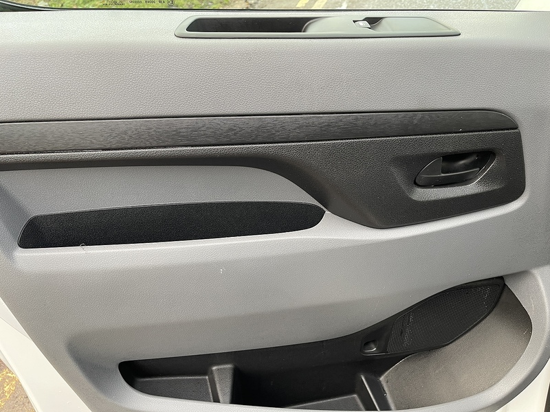 Peugeot e-Expert e 1200 75kWh Professional Standard Panel Van Auto MWB 6dr - U507