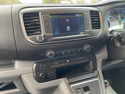 Peugeot e-Expert e 1200 75kWh Professional Standard Panel Van Auto MWB 6dr - U507