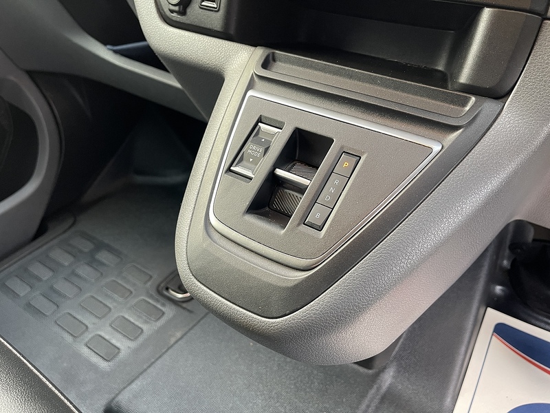 Peugeot e-Expert e 1200 75kWh Professional Standard Panel Van Auto MWB 6dr - U507