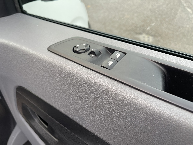 Peugeot e-Expert e 1200 75kWh Professional Standard Panel Van Auto MWB 6dr - U507