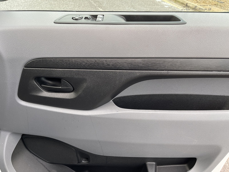 Peugeot e-Expert e 1200 75kWh Professional Standard Panel Van Auto MWB 6dr - U507