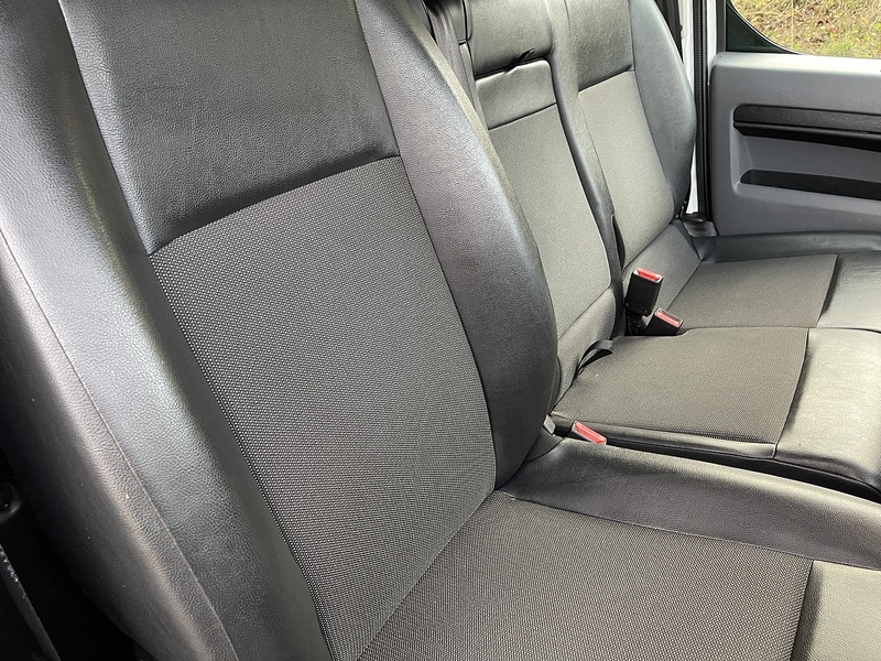 Peugeot e-Expert e 1200 75kWh Professional Standard Panel Van Auto MWB 6dr - U507