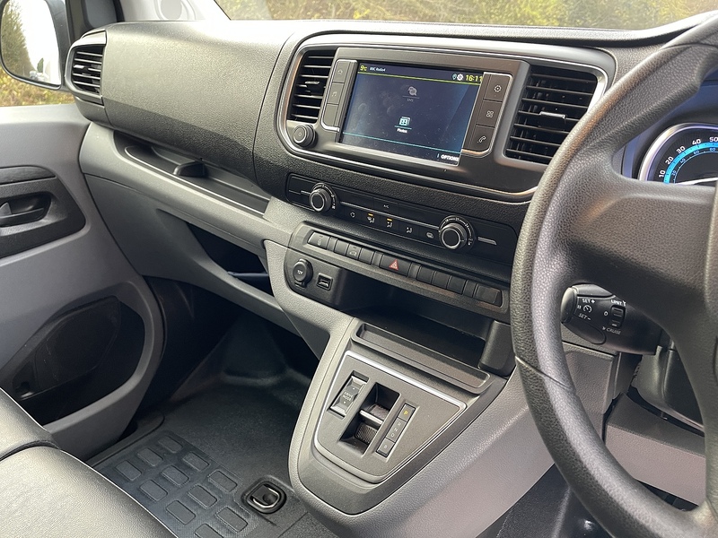 Peugeot e-Expert e 1200 75kWh Professional Standard Panel Van Auto MWB 6dr - U507