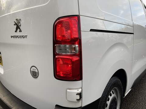 Peugeot e-Expert e 1200 75kWh Professional Standard Panel Van Auto MWB 6dr - U507