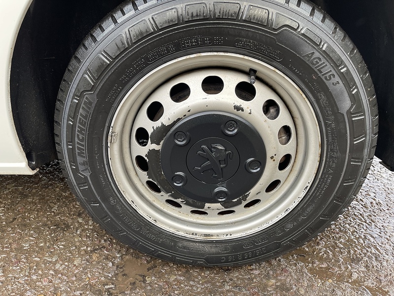 Peugeot e-Expert e 1200 75kWh Professional Standard Panel Van Auto MWB 6dr - U507