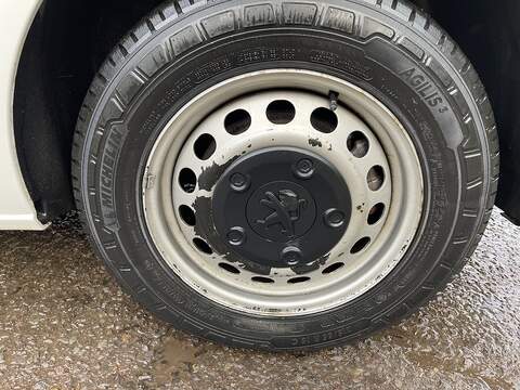 Peugeot e-Expert e 1200 75kWh Professional Standard Panel Van Auto MWB 6dr - U507