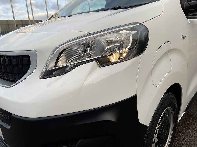 Peugeot e-Expert e 1200 75kWh Professional Standard Panel Van Auto MWB 6dr - U507