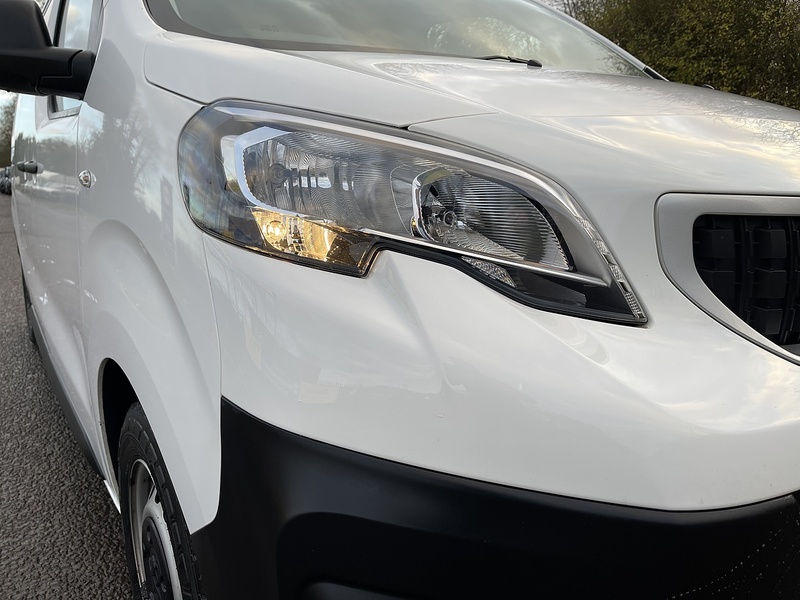 Peugeot e-Expert e 1200 75kWh Professional Standard Panel Van Auto MWB 6dr - U507