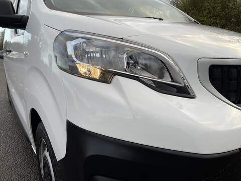 Peugeot e-Expert e 1200 75kWh Professional Standard Panel Van Auto MWB 6dr - U507