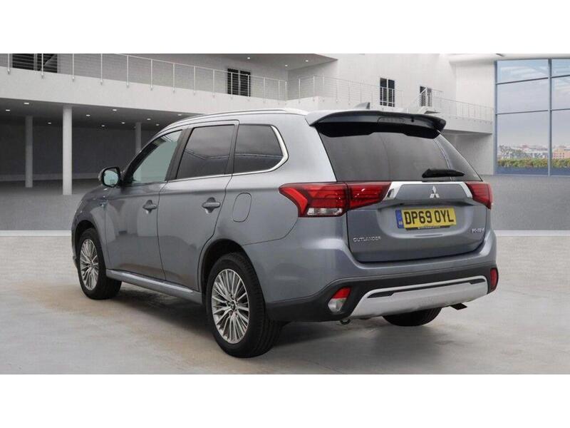 Mitsubishi Outlander 2.4h TwinMotor 13.8kWh Reflex Plus CVT 4WD Euro 6 (s/s) 5dr - U511
