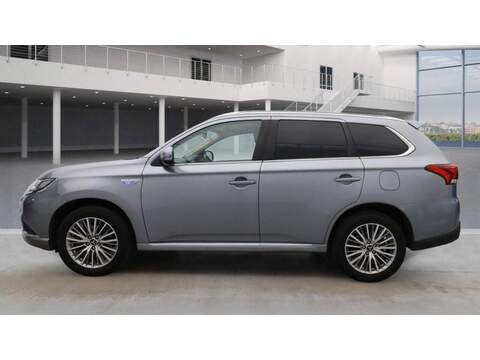 Mitsubishi Outlander 2.4h TwinMotor 13.8kWh Reflex Plus CVT 4WD Euro 6 (s/s) 5dr - U511