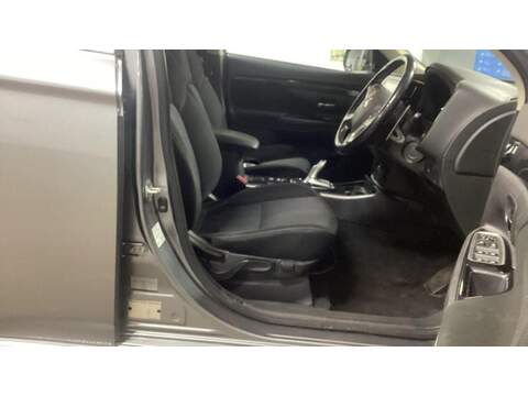 Mitsubishi Outlander 2.4h TwinMotor 13.8kWh Reflex Plus CVT 4WD Euro 6 (s/s) 5dr - U511