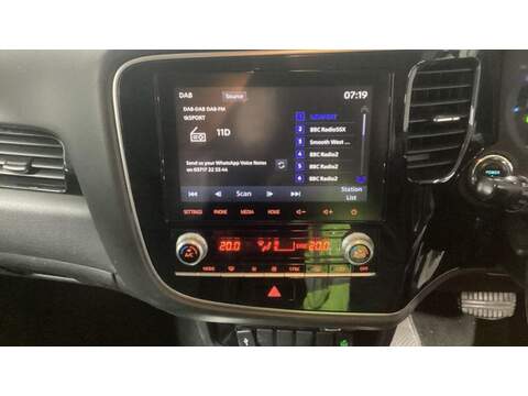 Mitsubishi Outlander 2.4h TwinMotor 13.8kWh Reflex Plus CVT 4WD Euro 6 (s/s) 5dr - U511