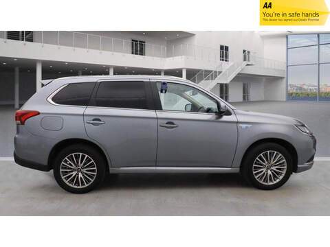 Mitsubishi Outlander 2.4h TwinMotor 13.8kWh Reflex Plus CVT 4WD Euro 6 (s/s) 5dr - U511