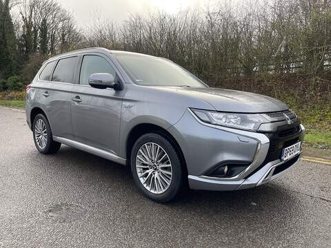 Mitsubishi Outlander 2.4h TwinMotor 13.8kWh Reflex Plus CVT 4WD Euro 6 (s/s) 5dr - U511