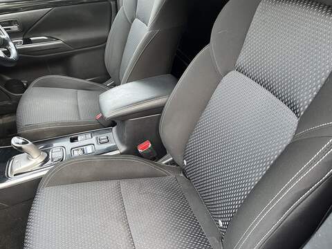 Mitsubishi Outlander 2.4h TwinMotor 13.8kWh Reflex Plus CVT 4WD Euro 6 (s/s) 5dr - U511