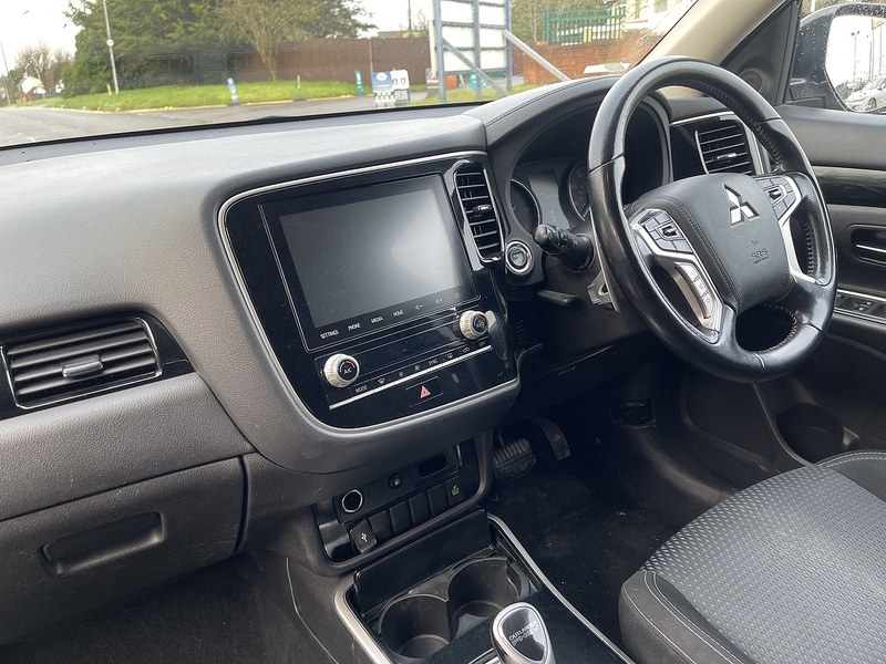 Mitsubishi Outlander 2.4h TwinMotor 13.8kWh Reflex Plus CVT 4WD Euro 6 (s/s) 5dr - U511