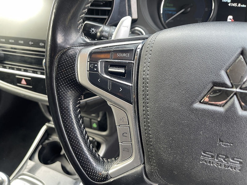 Mitsubishi Outlander 2.4h TwinMotor 13.8kWh Reflex Plus CVT 4WD Euro 6 (s/s) 5dr - U511